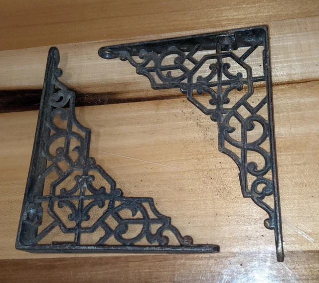 2 Antique Vintage  Small Ornate Cast Iron Shelf Brackets 2