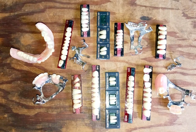 Vintage Dental Synthetic Teeth Resin & Porcelain Denture Upper Lower Lot#6 4e
