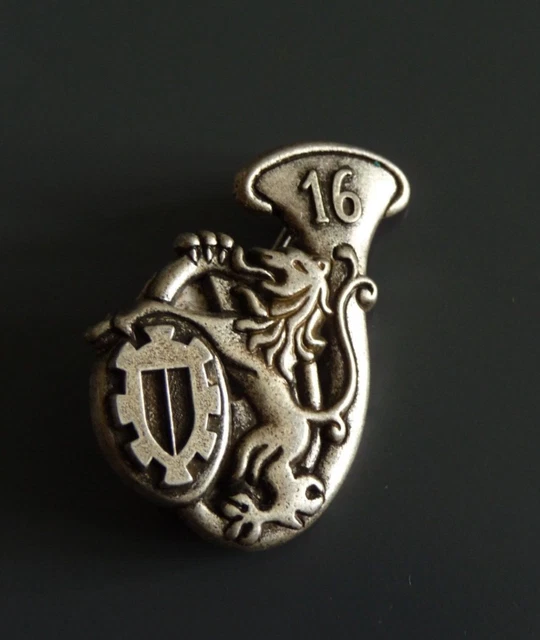 ANCIEN INSIGNE DU 16ème BATAILLON de CHASSEURS à PIED ATHUS BERTRAND
