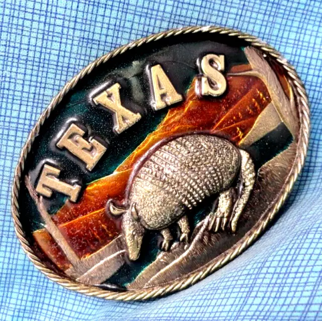 Texas Armadillo Belt Buckle Desert Critter Enameled Vintage 80s TGABC    .TAZ754
