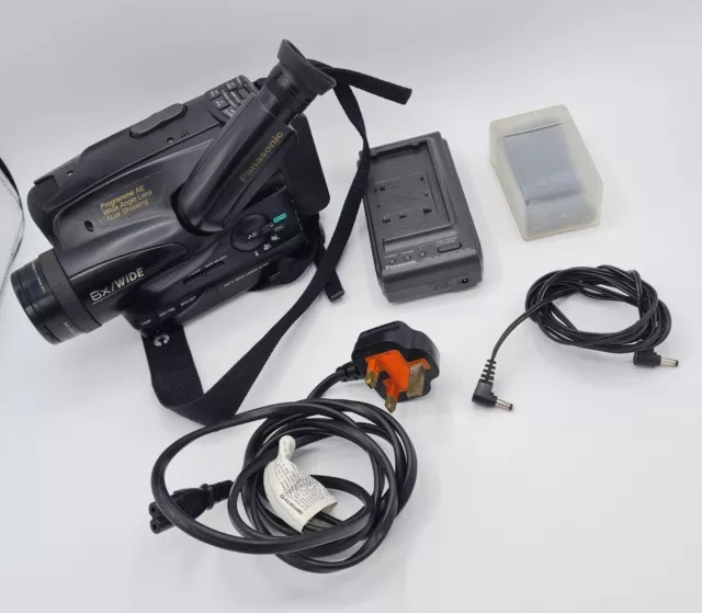 PANASONIC SVHSC MOVIE Camera Black (NVS20B) Palmcorder £19.99
