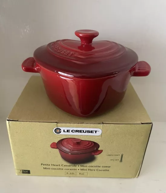Le Creuset Petite Heart Heart Casserole with Lid - Ramekin Stoneware  Red NEW