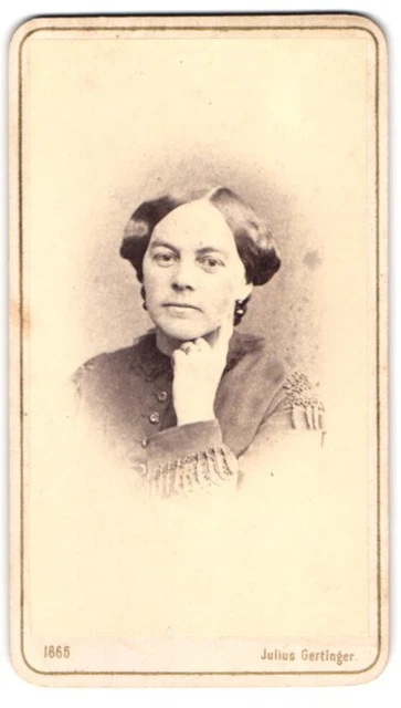 Fotografie Julius Gertinger, Wien, Margarethenstr. 28, Junge Dame mit moderner