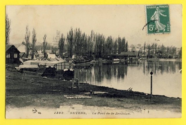 cpa Burgundy 58 - NEVERS (NiÃ ̈vre) Le PORT de la JUNCTION Gabares penniches