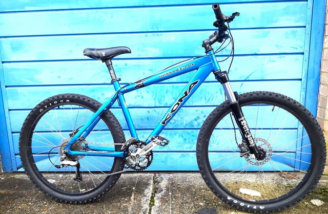 Kona hoss online mountain bike