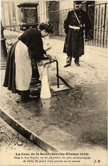 CPA AK PARIS FLOODS Dans la Rue Royale (676592)
