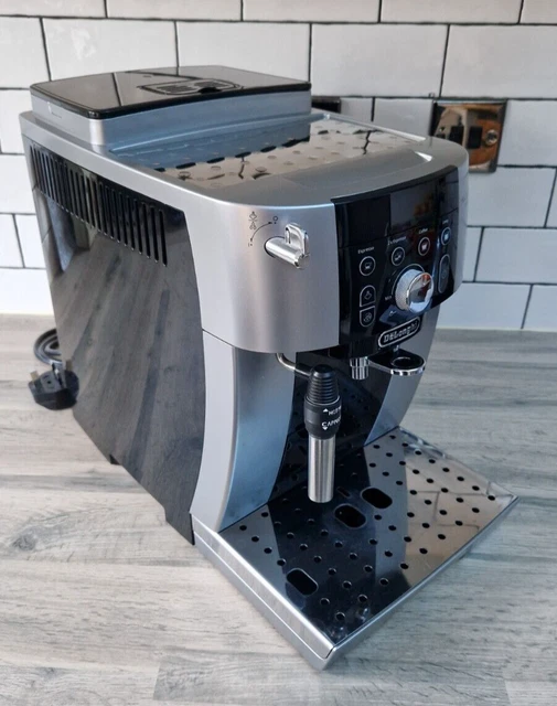 DE'LONGHI MAGNIFICA S BeantoCup Coffee Machine ECAM250.23.SB £199.99