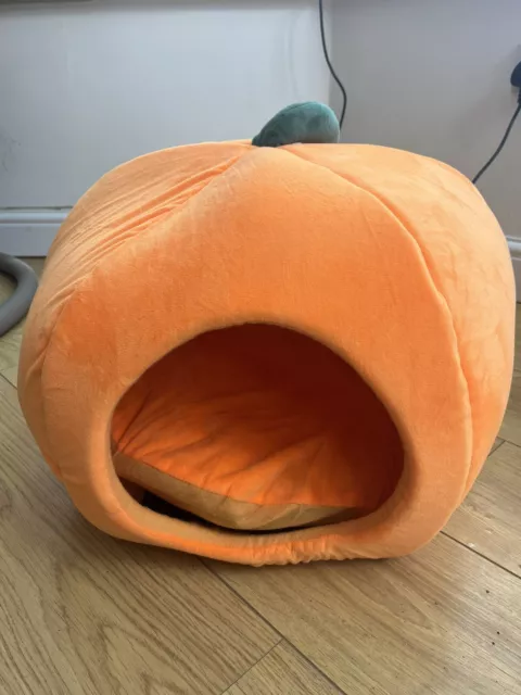 Novelty Pumpkin Pet Bed Hideaway For Cat / Small Dog - Halloween Autumn Fall