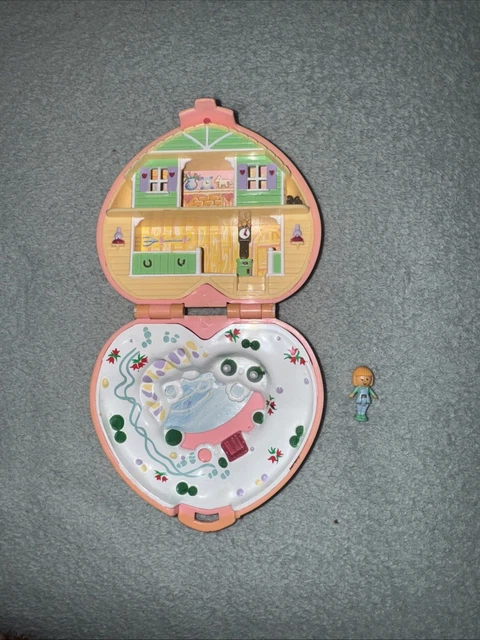 Polly Pocket - Heidi's Alpine Chalet - 1989 - Bluebird Toys - Vintage