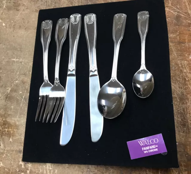 Walco -  Fanfare 5 Piece Place Setting NEW