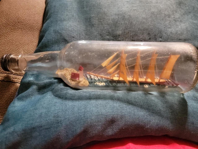 Folk art ship in a bottle, great condition Folk art ship in a bottle, great condition
