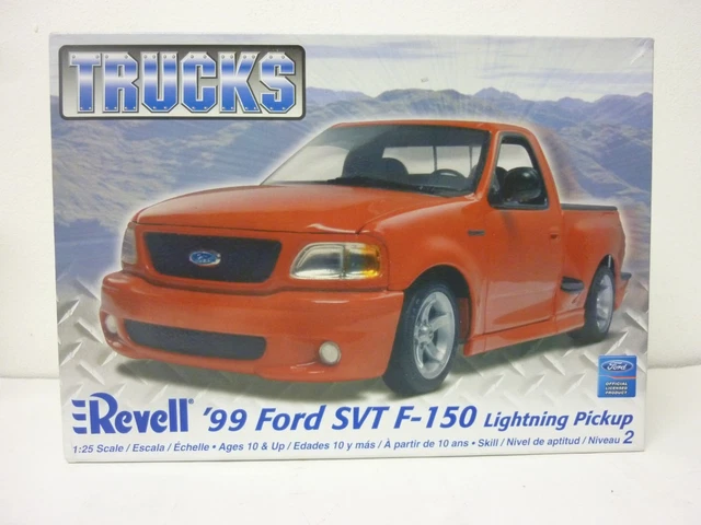 REVELL 99 FORD SVT F-150 Lightning Model Pickup Kit 1/25 Factory Sealed
