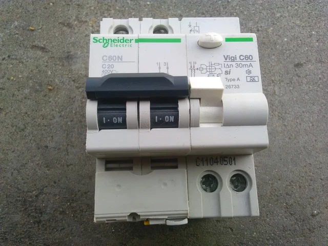 DISJONCTEUR DIFFÉRENTIEL C60N 4P C20 24229 VIGI 300mA AC 26533 SCHNEIDER