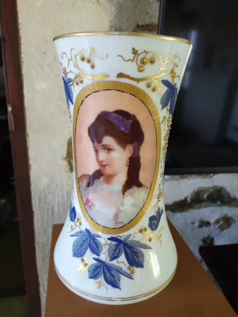 Ancien Grand Vase  Opaline Medaillon Femme Polychrome Epoque Xixeme