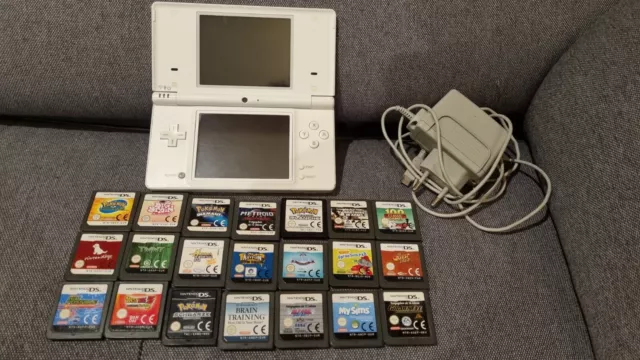 Console nintendo Dsi Blanche + Chargeur + 21 Jeux Pokemon Metroid Etc