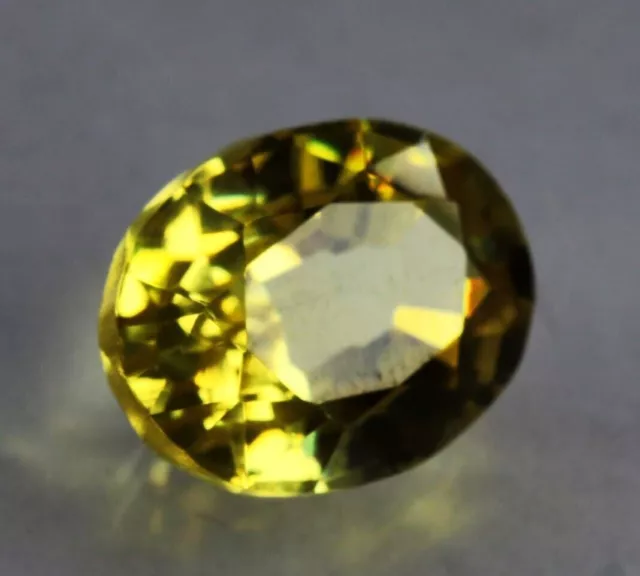 Pietra preziosa sciolta CERTIFICATA con taglio ovale giallo NATURALE da 9 ct