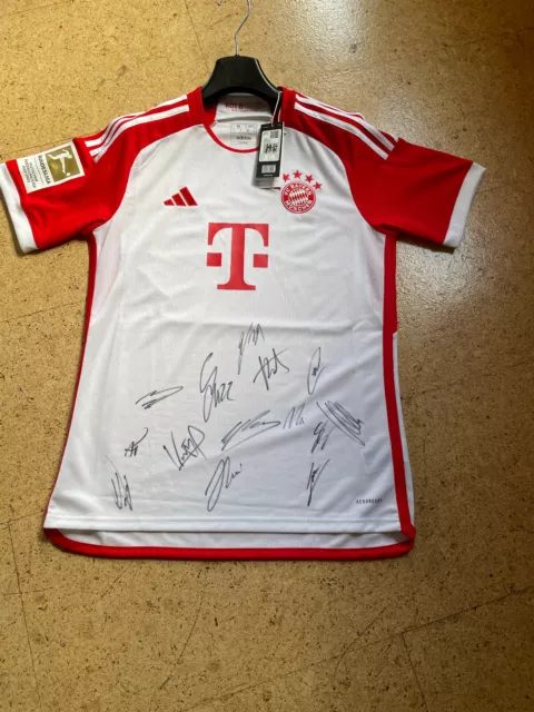 Signiertes FC Bayern Trikot Saison 23/24 Größe M Orginal von Bundesliga