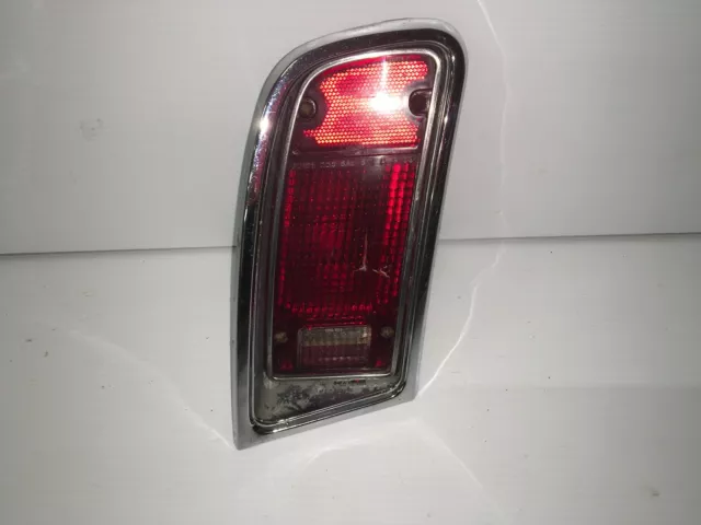 69 1969 Pontiac Safari Station Wagon Original Gauche Droit Côté Feu Arrière 2
