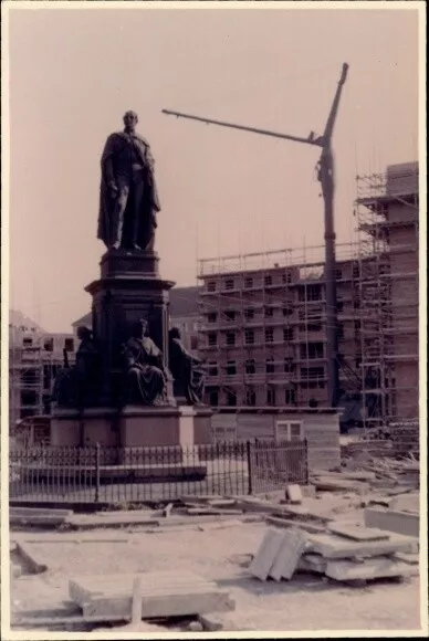 Foto Dresden, Partie an einem Denkmal, Baustellen - 10779184