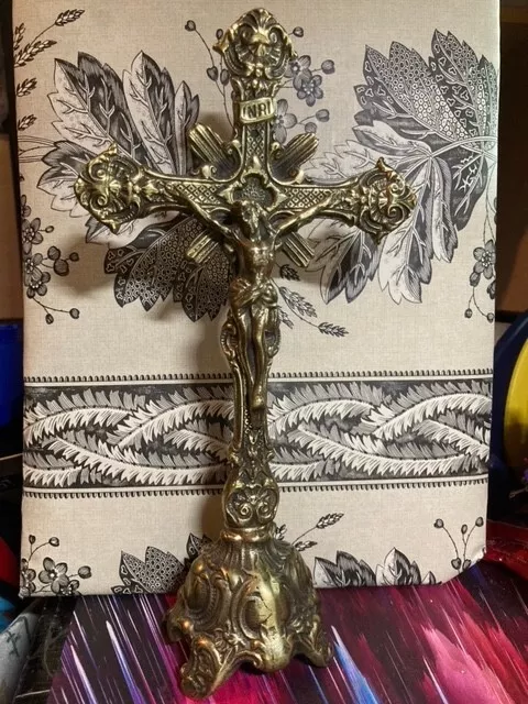 VINTAGE "Peerage" Brass INRI Crucifix Altar Cross Free-standing 25cm tall 1910