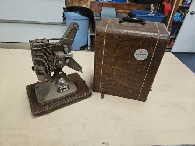 Vintage Keystone Commander Dluxe Model K-108 Projector & Case, Powers On