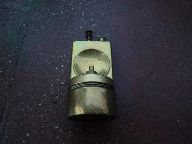 Ancienne Lampe De Vélo à Acétylène FMC – Cyclisme Vintage – à Restaurer