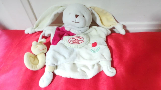 Doudou et compagnie marionnette lapin blanc bleu vert rouge escargot tulipe