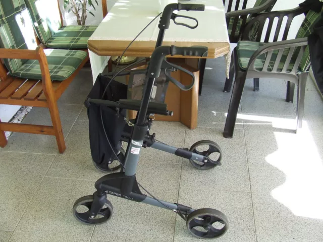 Rollator TOPRO TROJA ; nur 7 kg schwer; gebraucht; nur Abholung