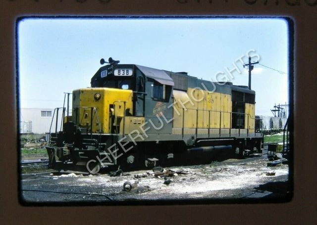 Original '74 Kodachrome Slide CNW Chicago Northwestern 838 GP35 Proviso    27J24