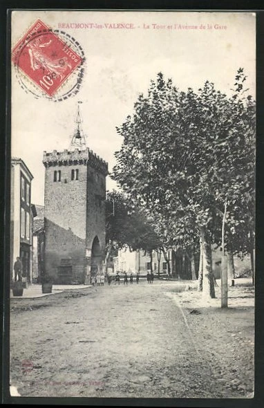 CPA Beaumont-les-Valence, La Tour et l'Avenue de la Gare 1908