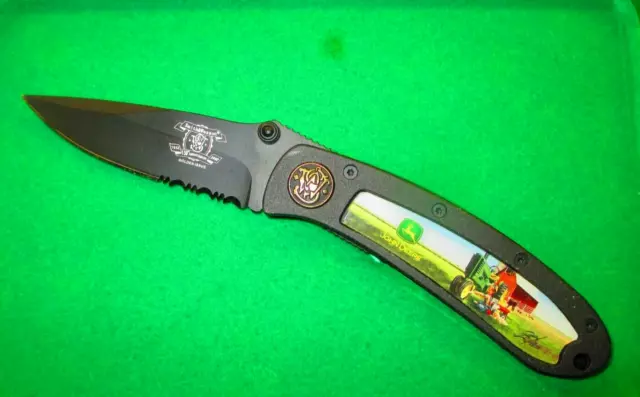 JOHN DEERE SMITH & WESSON GOLDEN ISSUE 150TH ANNIVERSARY LIMITED ED Knife w/Tin