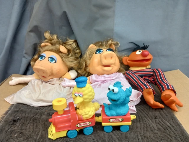 Puppet Train MUPPETS AND SESAME Street Collectibles - Muppet Puppets and Clockwork ...