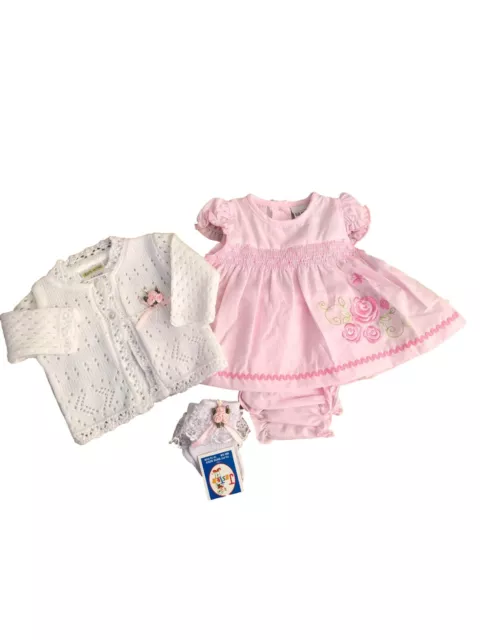 BNWT Piccolo Baby Ragazze Prematuro Rosa Abito Slip Cardigan & Calzini