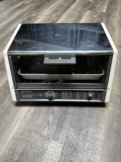 https://www.picclickimg.com/xHAAAOSwFBFlkGyW/Black-Decker-6-Slice-Toaster-Oven-Model-T670-TYPE.webp