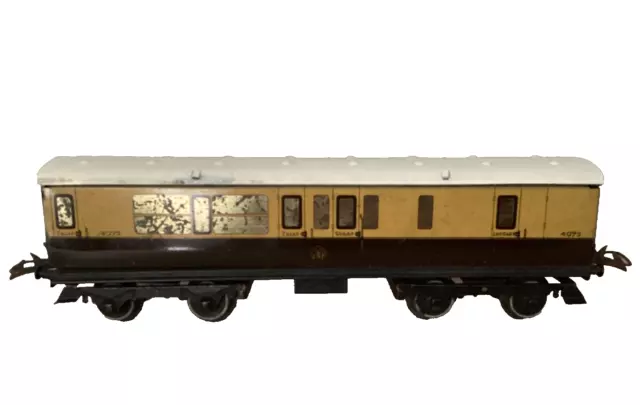 HORNBY O GAUGE 1937-41 GWR 4073 NO.2 CORRIDOR COACH. Brown / Cream