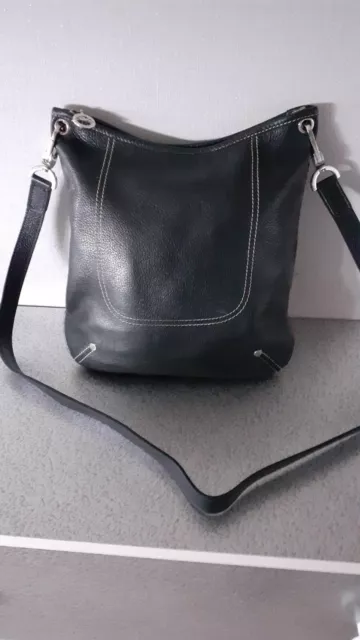 besace " longchamp " en cuir graine noir porte epaule