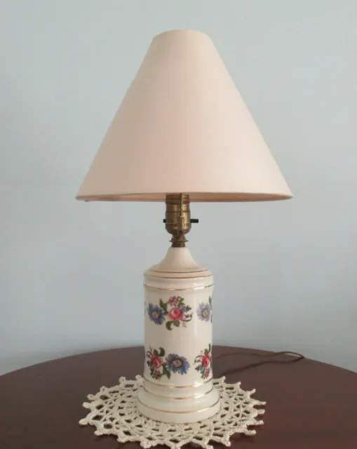 VTG Decorated Painted Ceramic Floral Table Lamp Parlor Lamp with Orig Shade 17"