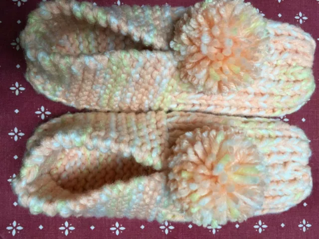 NWOT Amish Handmade Knit Slippers Lt Coral Peach Mix Wms Sm Mans X Sm 8 1/4"