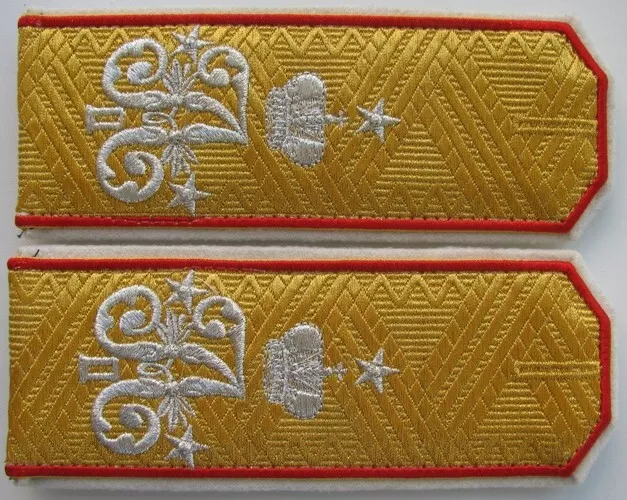 Shoulder straps of Lieutenant General RIA with the monogram of Alexander II