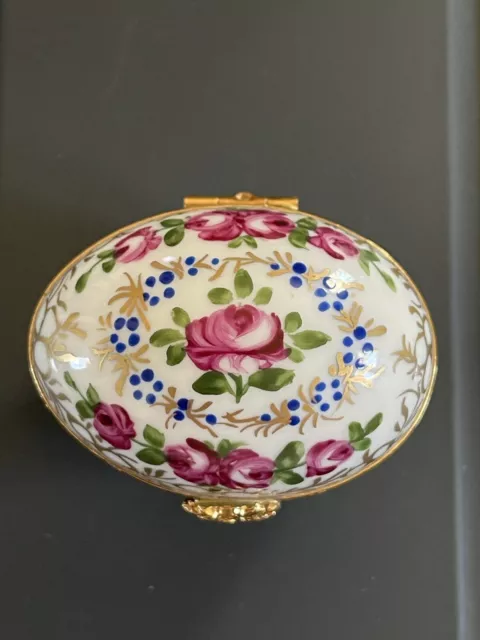 Ancienne boîte en porcelaine de limoges Bouquet De Roses Rare