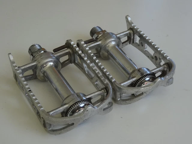 SET PEDALES ACIER velo course ancien 1950/60 set pedals racing bike EUR 15,00 - FR