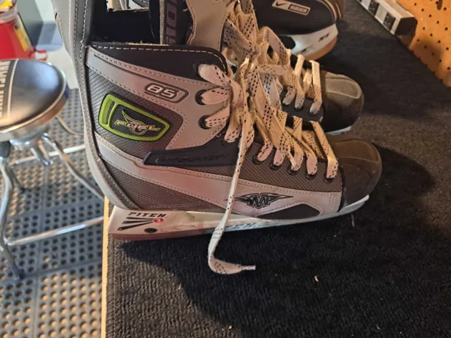 Mission Fuel 85 Men’s Senior ice hockey skates Sz. 9E in nice condition!