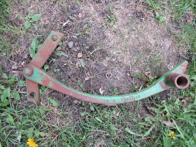 N141220 John Deere Rotary Hoe Cultivator Arm With Springs 400 430 415 428 886