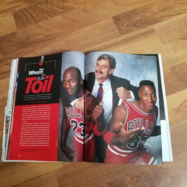 MICHAEL JORDAN SCOTTIE pippen Phil Jackson Sports Illustrated 1991