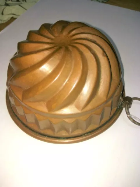 Kleine alte schöne seltene Kupfer-Form-mit Aufhänge Öse- 5,5x 11 cm