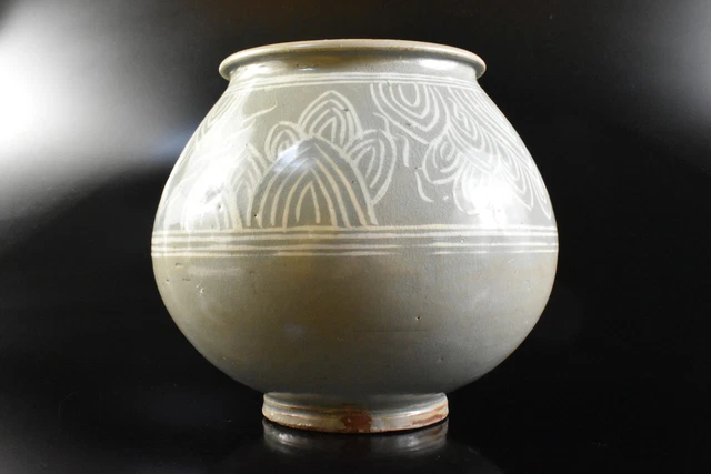 M1371: XF Korean Goryeo celadon Flower inlay sculpture FLOWER VASE Ikebana