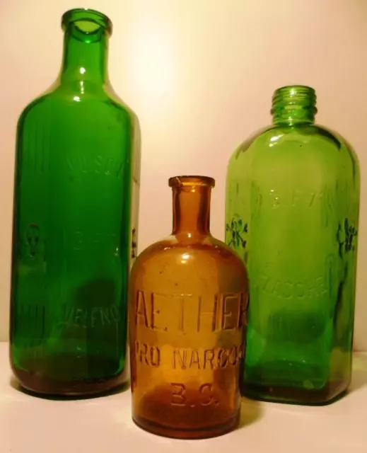 Konvolut Giftflaschen Abgabeflasche Desinf. Apotheker Apotheke Gefäß Gläser Glas