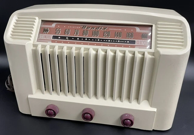 1947 Bendix Aviation Corporation Model 636B Superheterodyne Table Radio Bakelite 1947 Bendix Aviation Corporation Model 636B Superheterodyne Table Radio Bakelite