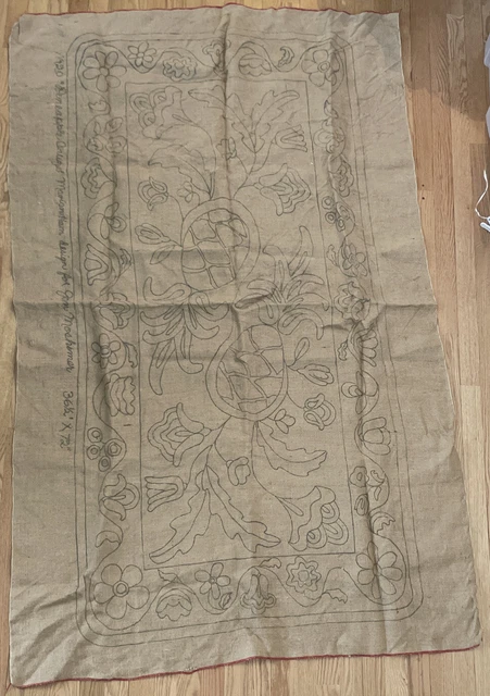 De colección. "Alfombra antigua Joan Moshimer piña M20 patrón gancho grande 36 1/2"" X 72"""