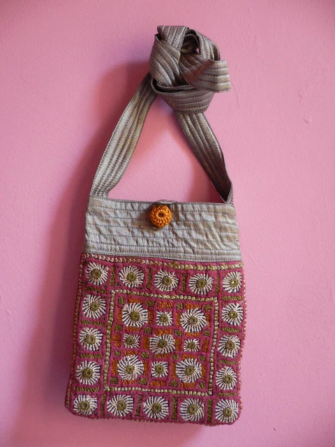 Pochette indienne sale